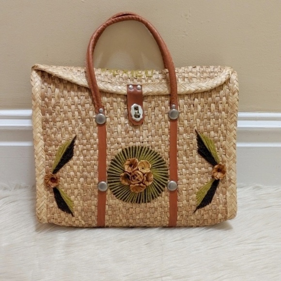 Handbags - Vintage handmade wicker purse from Mexico.